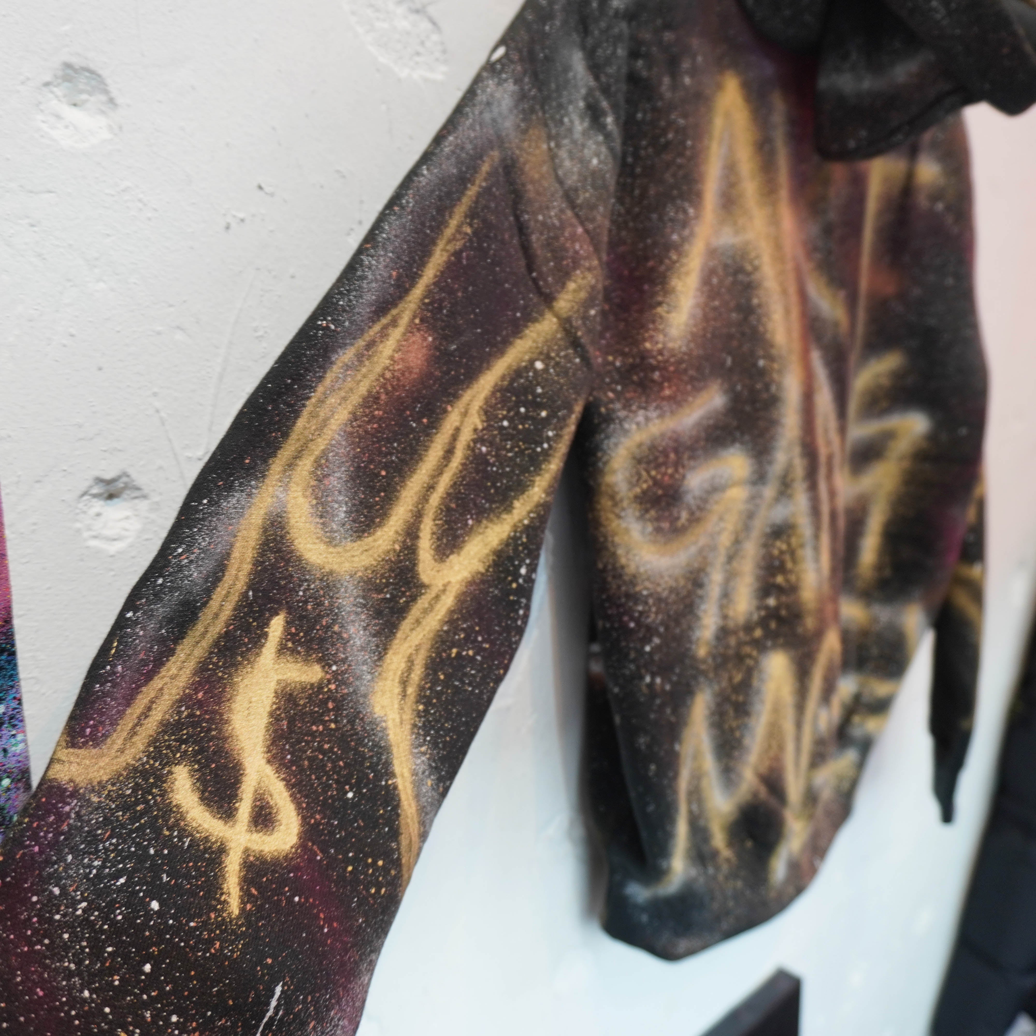 SKOLOCT SPRAY PAINTED ZIP HOODIE-S