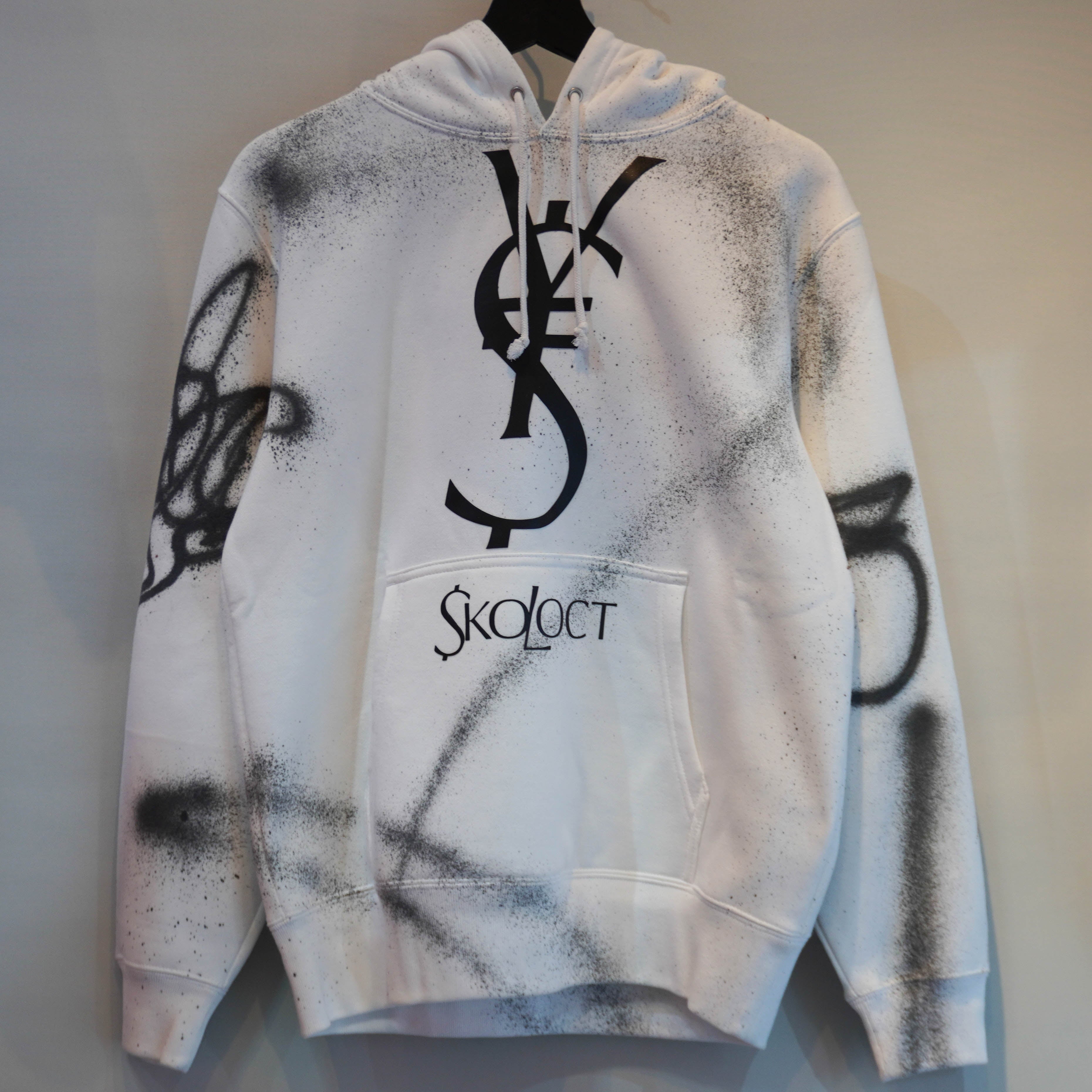 SKOLOCT SPRAY PAINTED REMAKE HOODIE - M