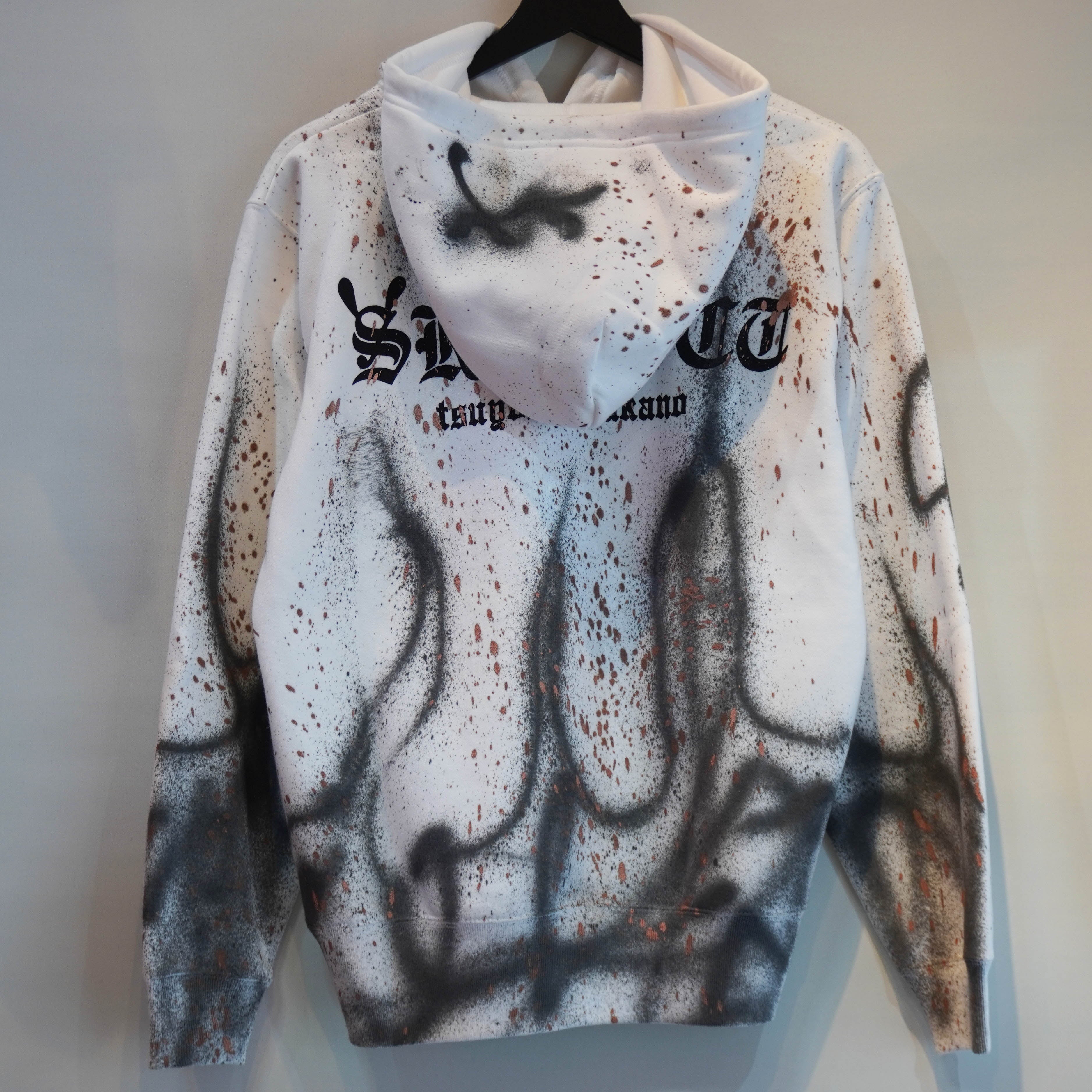 SKOLOCT SPRAY PAINTED REMAKE HOODIE - M