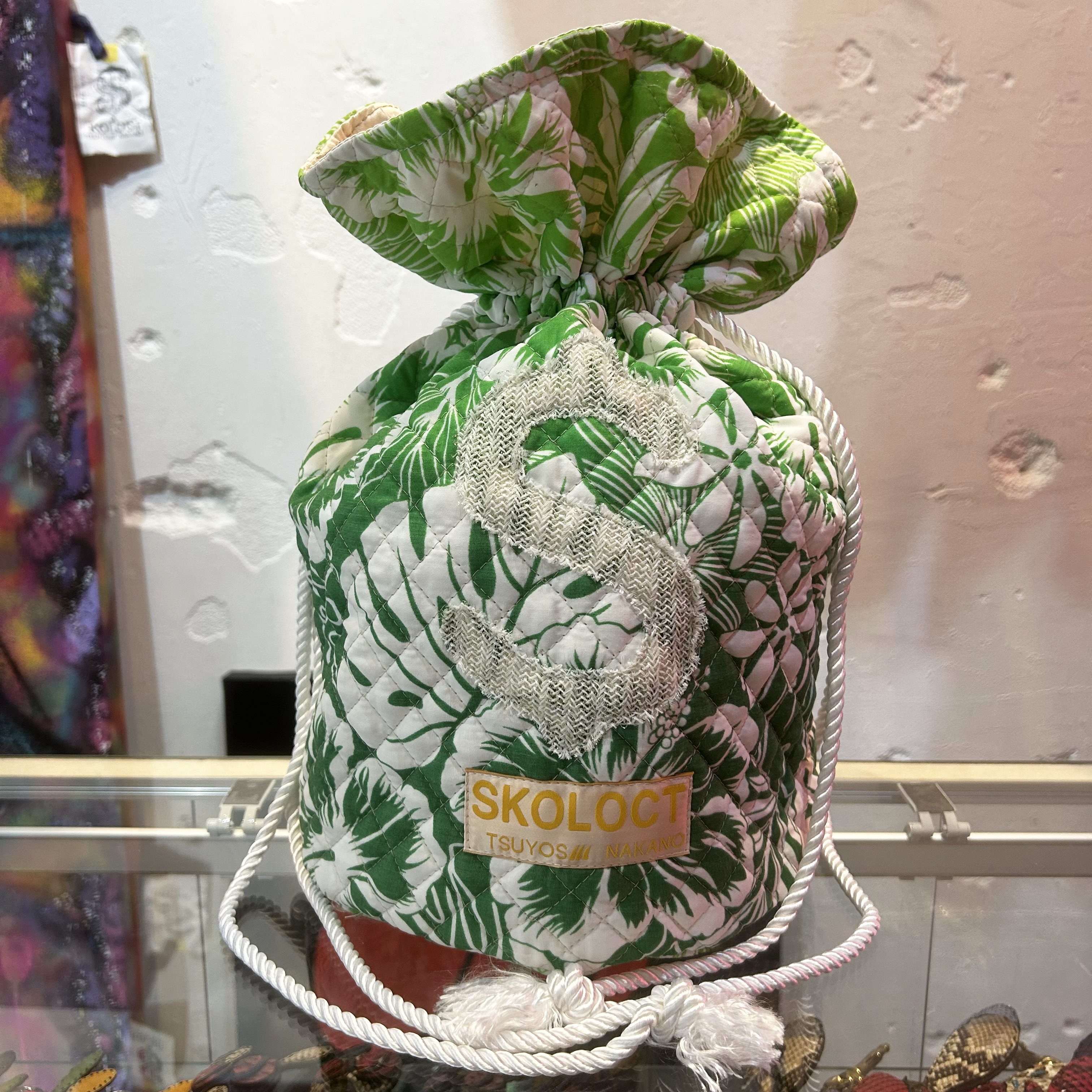 SKOLOCT MONEY BAG-HIBISCUS(WHITE)