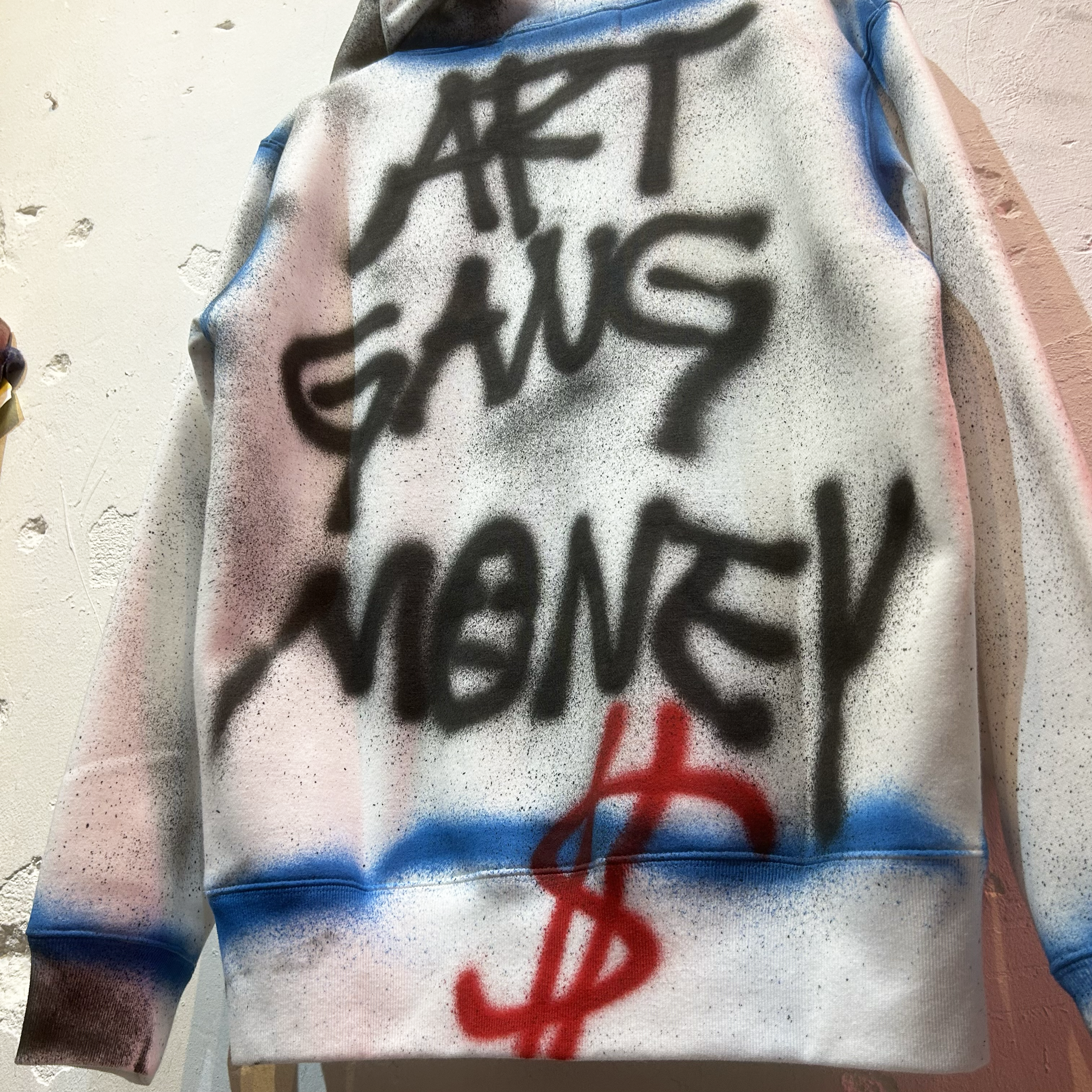 SKOLOCT SPRAY PAINTED REMAKE HOODIE-M