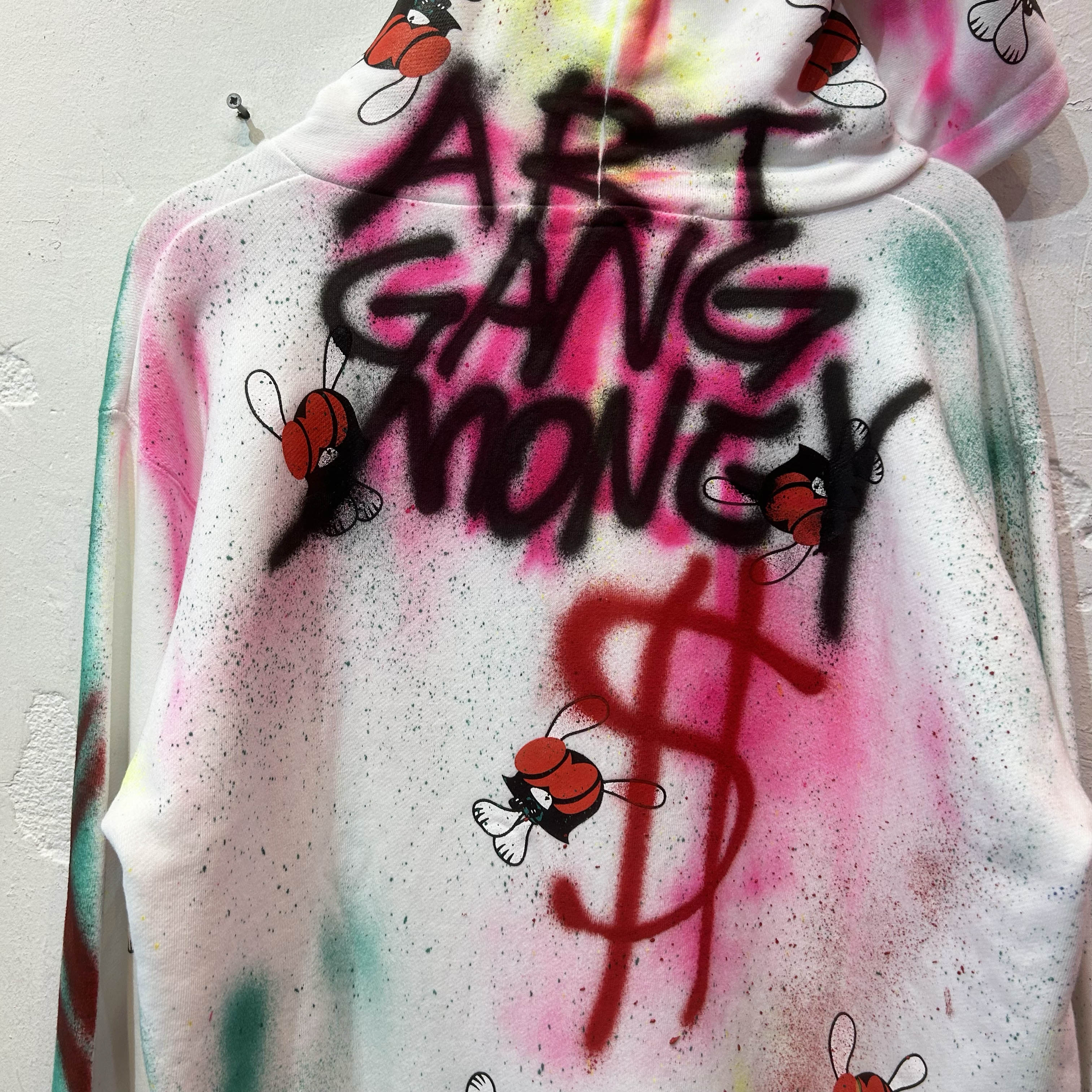 SKOLOCT SPRAY PAINTED REMAKE HOODIE-L